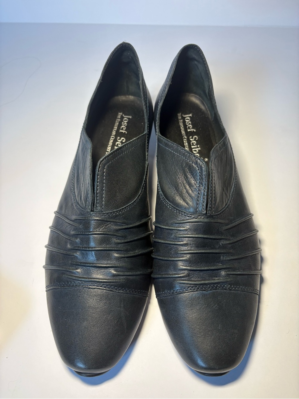 Josef Seibel dark blue Leather Ruched Slip On Comfort Loafers, small heel, Sz 40